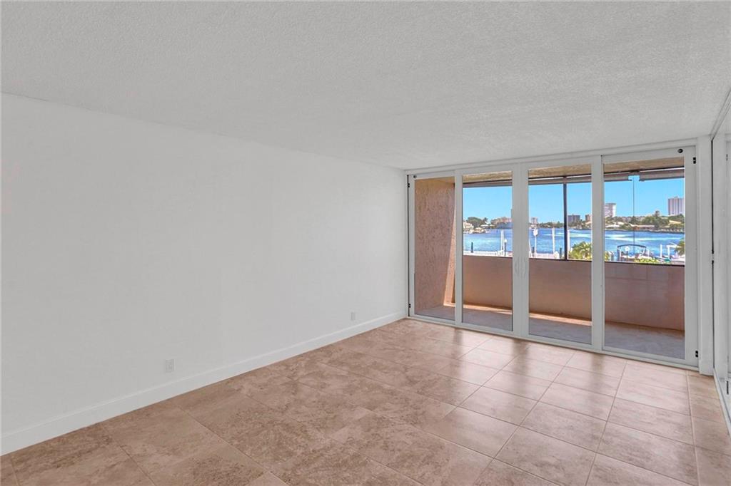 Bay Yacht Club - Residential