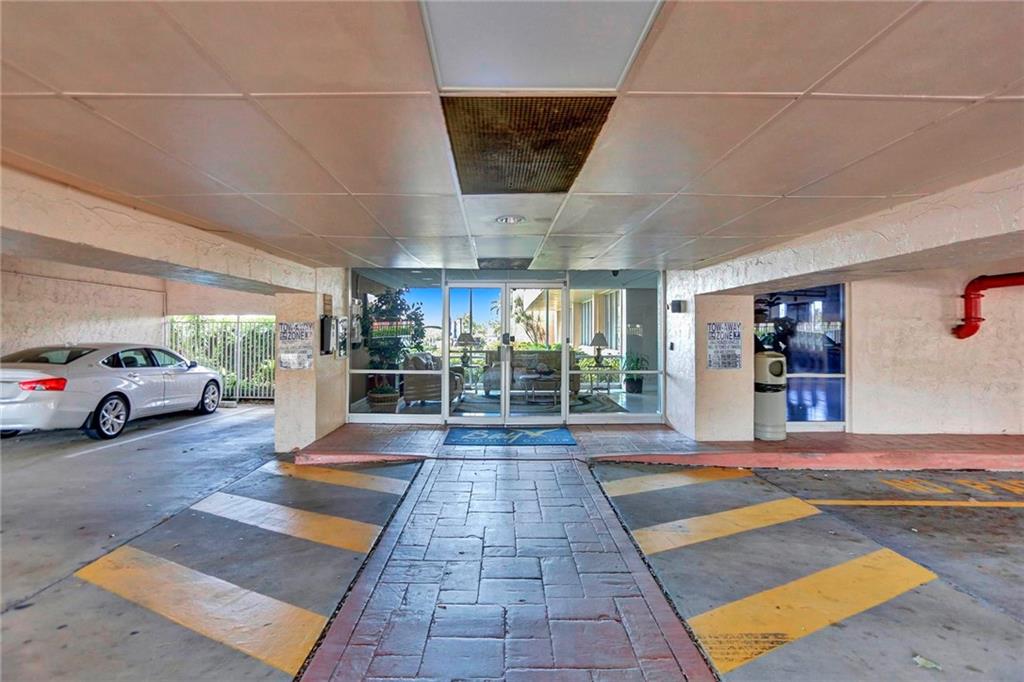 Bay Yacht Club - Residential