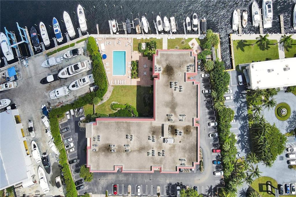 Bay Yacht Club - Residential