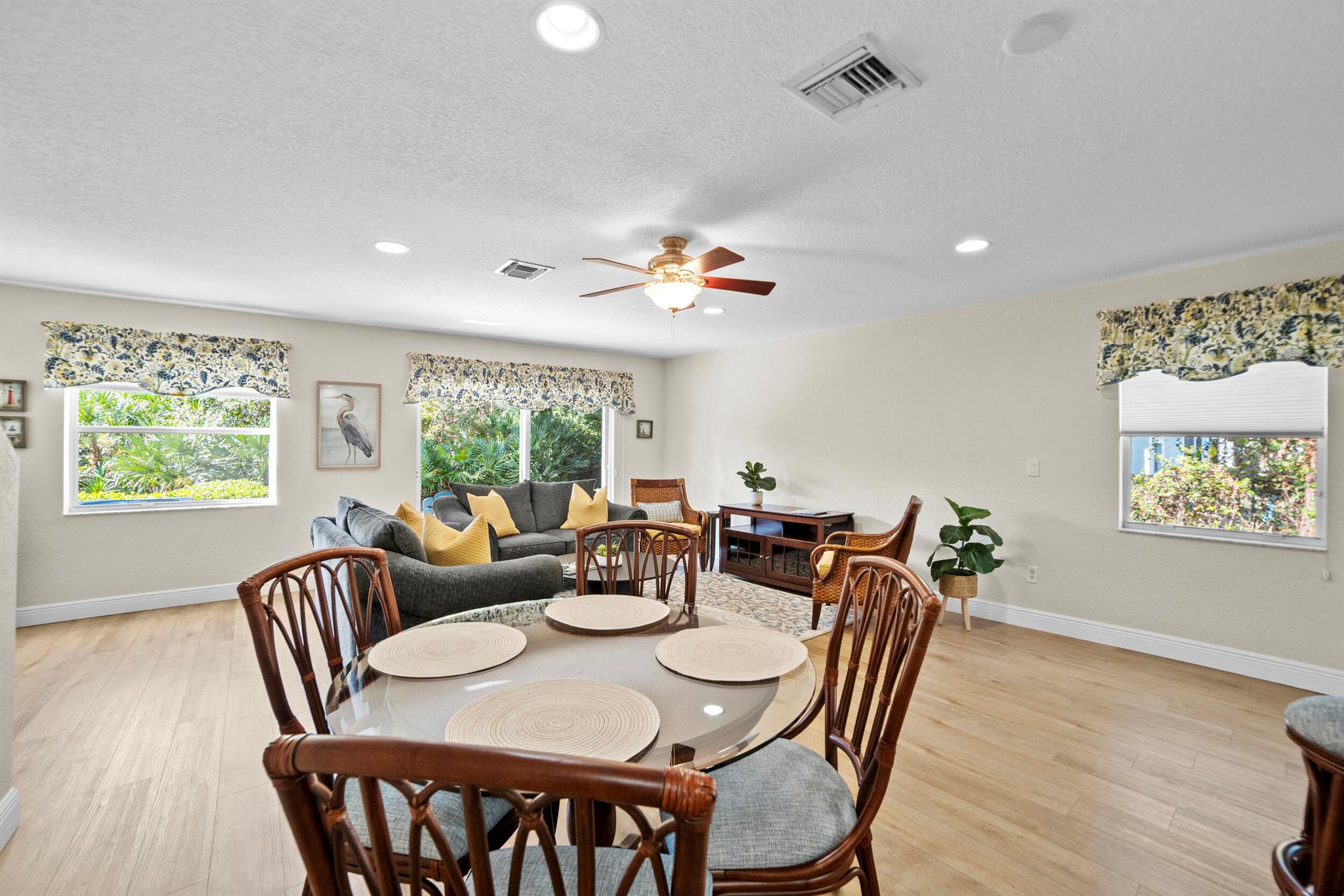 LEXINGTON LAKES - Residential