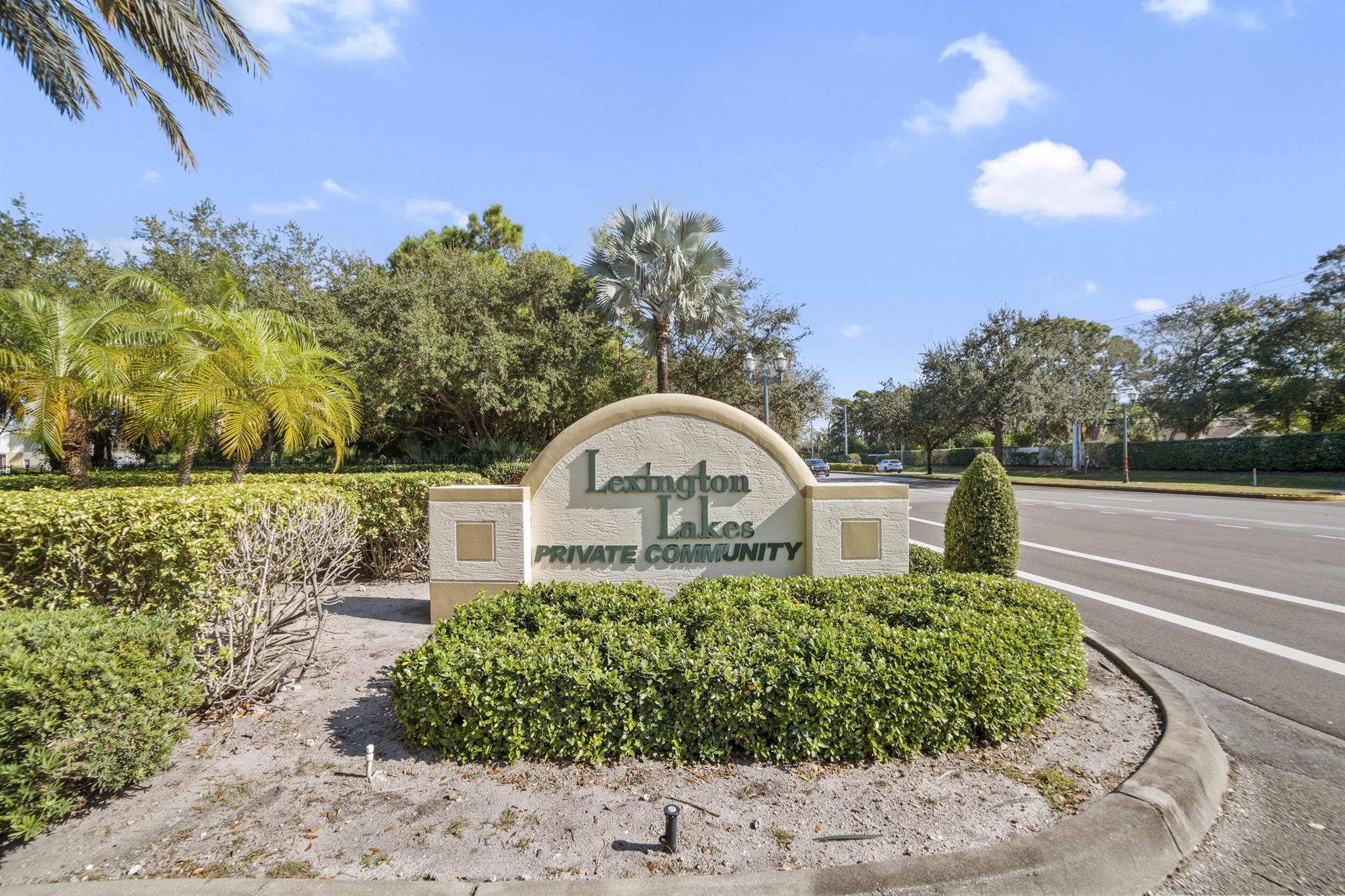 LEXINGTON LAKES - Residential