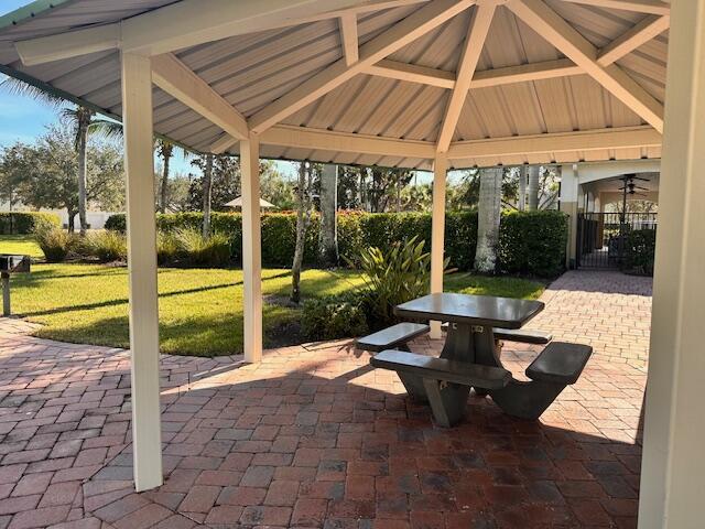 LEXINGTON LAKES - Residential