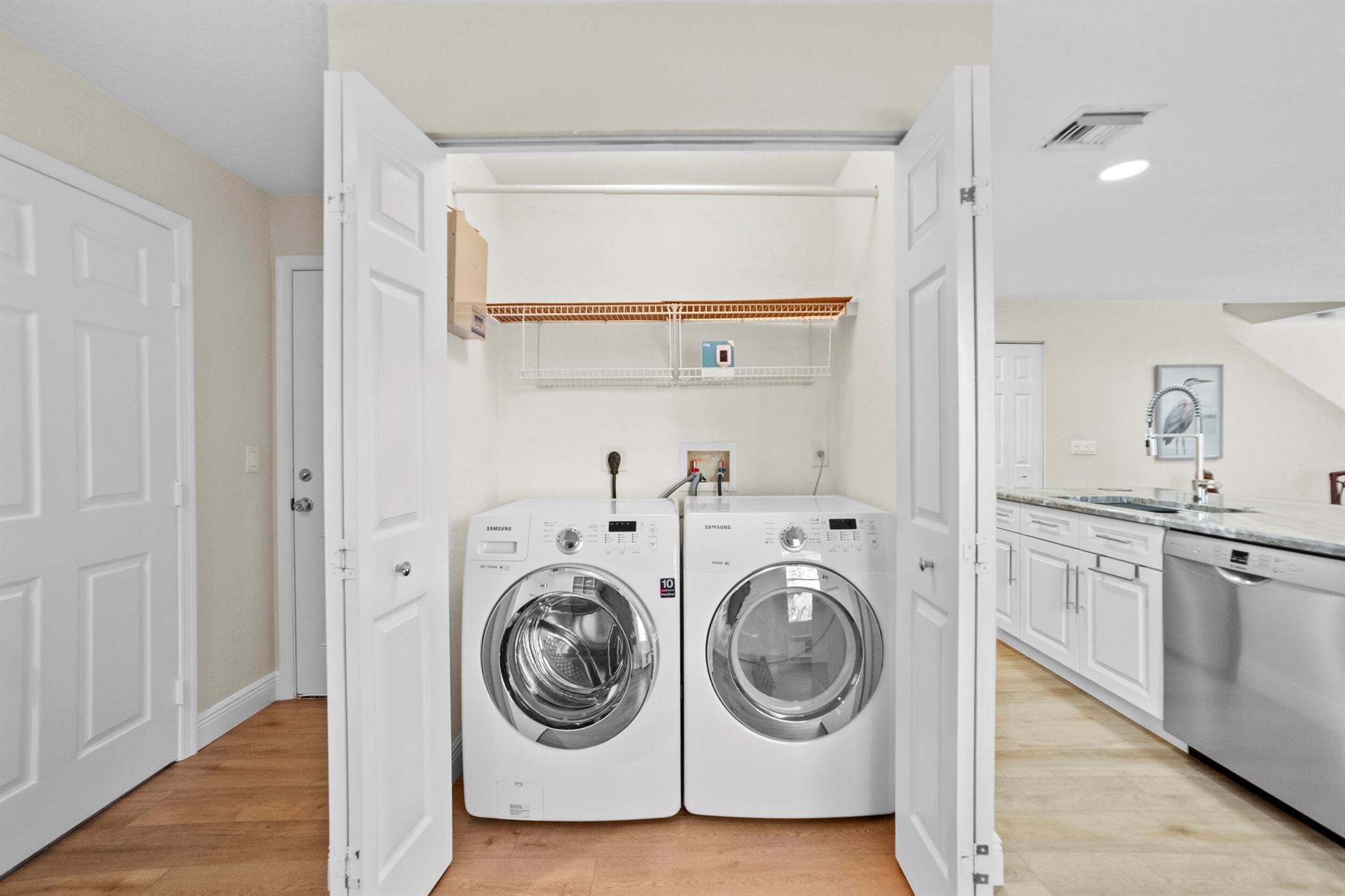 LEXINGTON LAKES - Residential