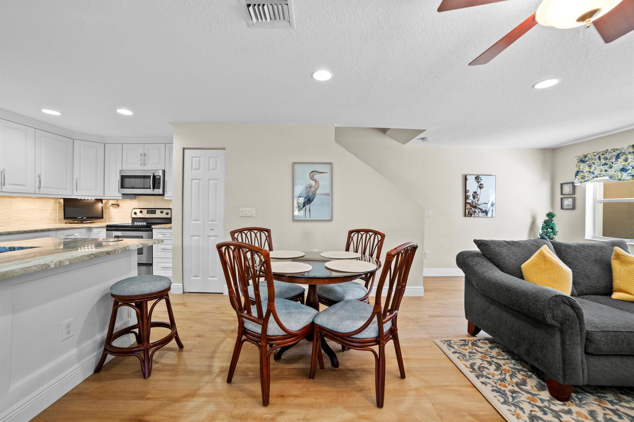 LEXINGTON LAKES - Residential