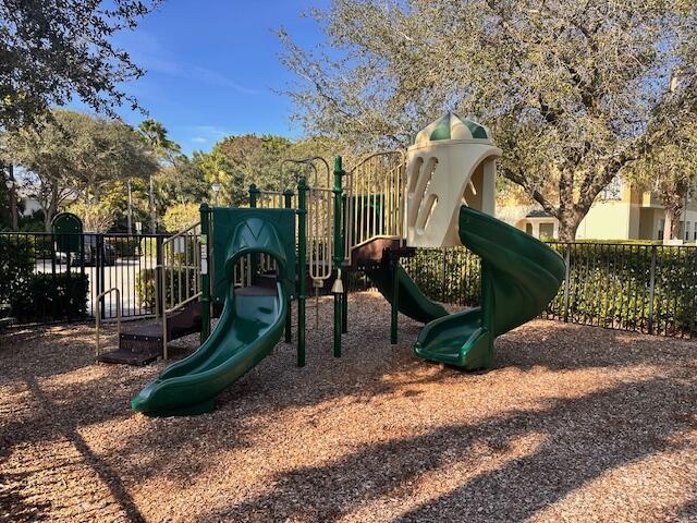 LEXINGTON LAKES - Residential