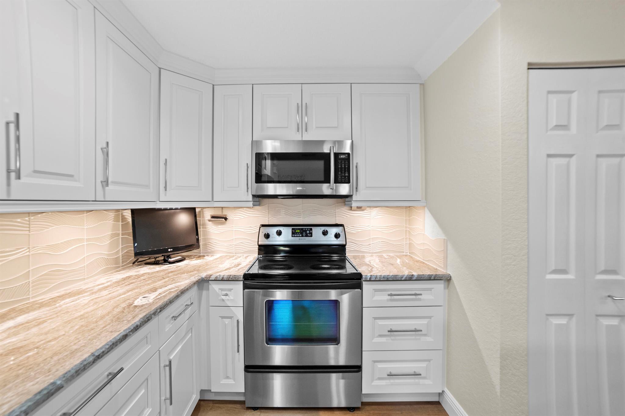 LEXINGTON LAKES - Residential