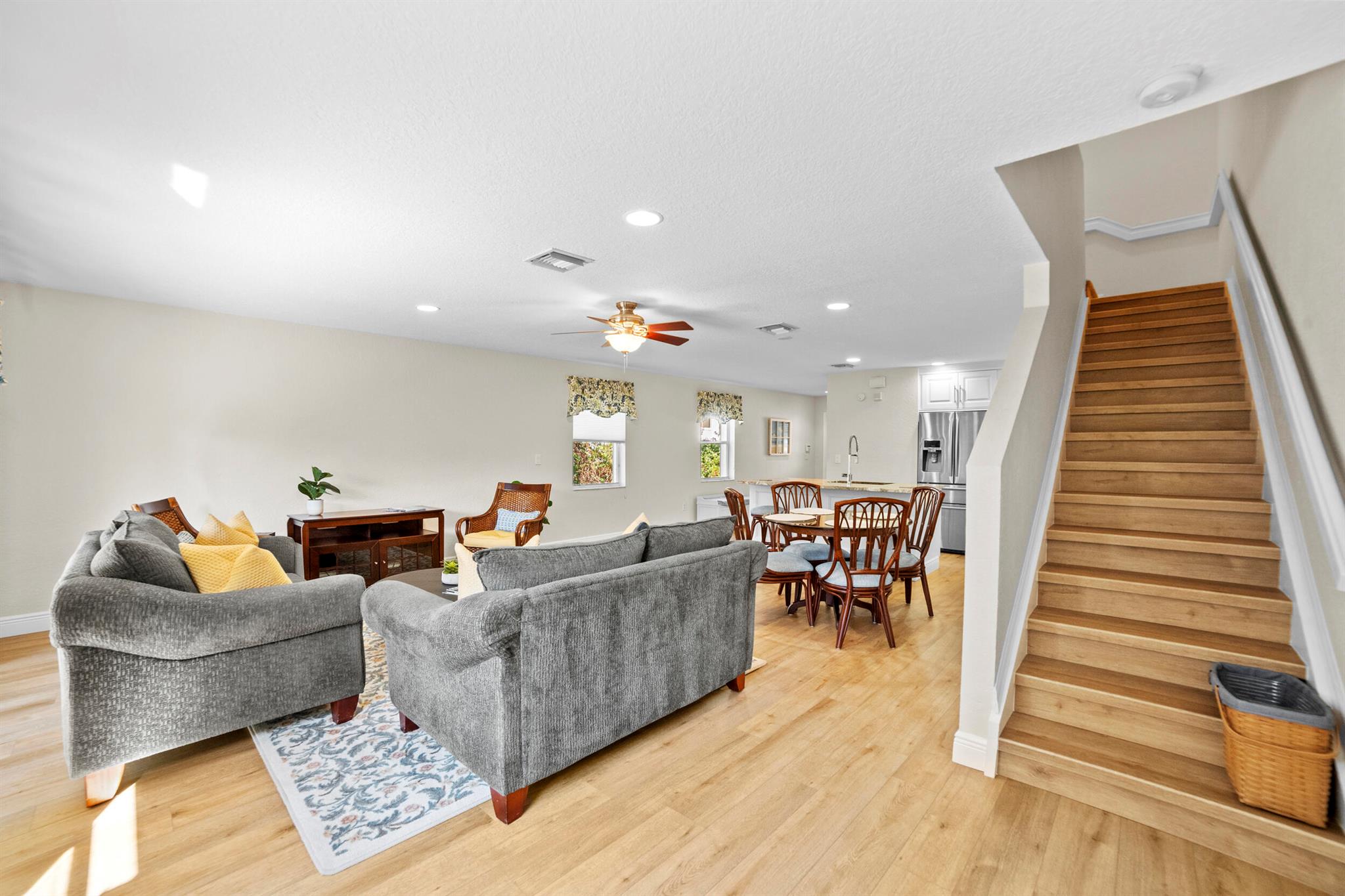 LEXINGTON LAKES - Residential