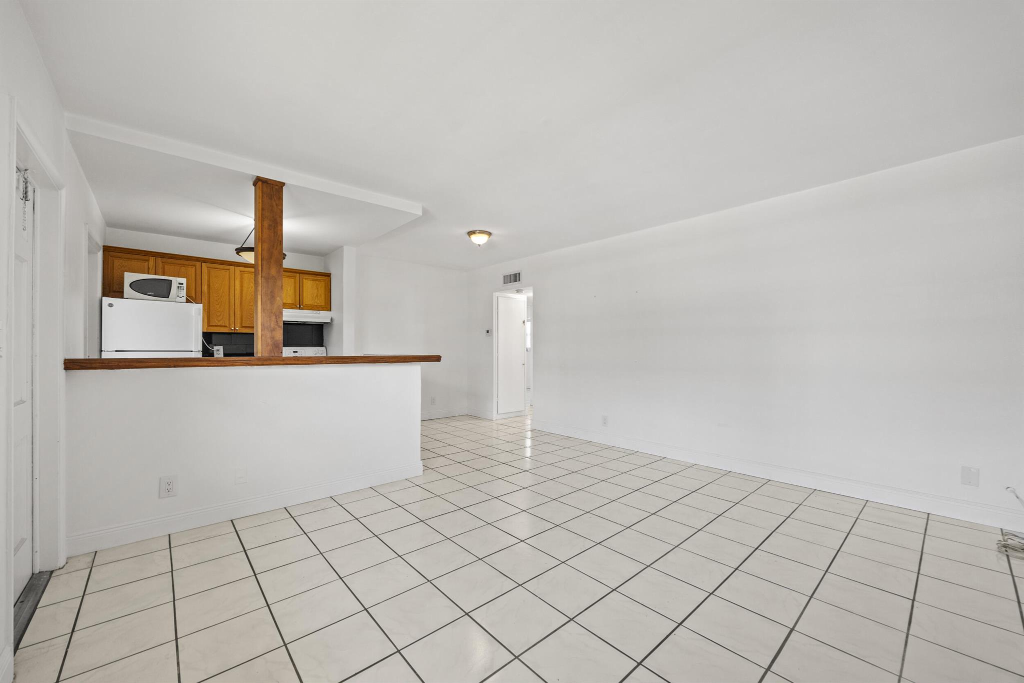 Charming 2-Bedroom, 1.5-Bath Condo in the Heart of Fort Lauderdale. This beautifully maintained 2-bedroom, 1.5-bath condo offers comfort, convenience, and unbeatable value in one of Fort Lauderdale's most desirable locations. Step out your front door and enjoy the best of urban living with restaurants, cafes, and shopping just a short stroll away. Quick access to I-95 & US-1 make this location unbeatable. Clean tile floors, granite countertops and large closets make this condo the perfect place to call home!Don't miss this opportunity to rent this turnkey condo in a prime location. Call today, this property won't last long. (Renters Insurance Required)