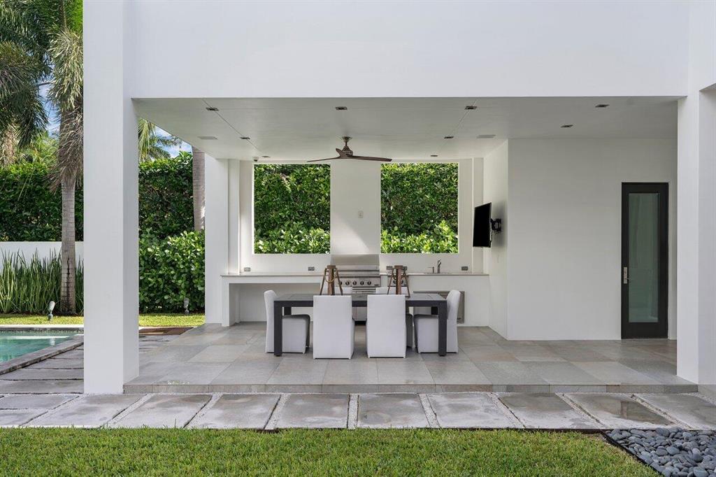 ROYAL PALM YACHT & COUNTRY CLUB - Residential