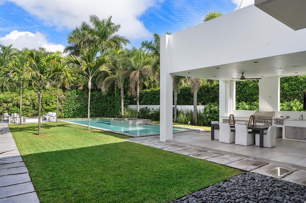 ROYAL PALM YACHT & COUNTRY CLUB - Residential