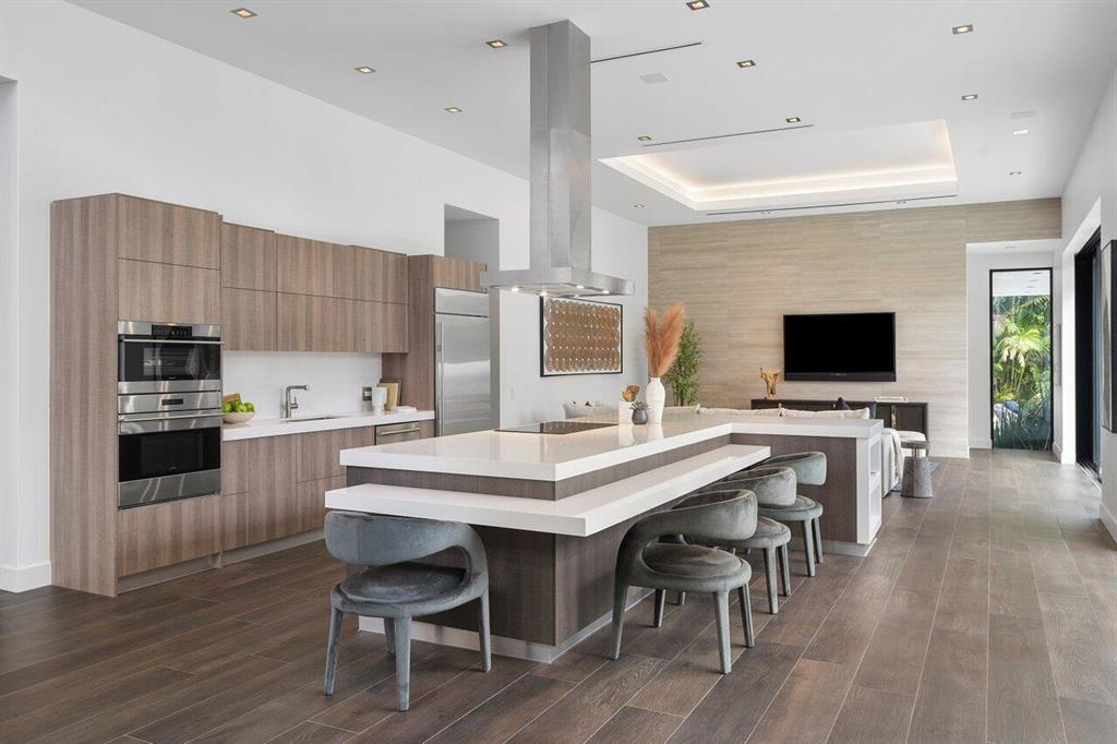 ROYAL PALM YACHT & COUNTRY CLUB - Residential