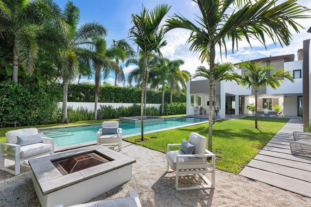 ROYAL PALM YACHT & COUNTRY CLUB - Residential