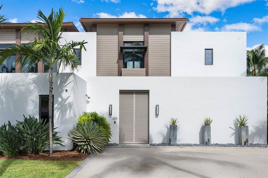 ROYAL PALM YACHT & COUNTRY CLUB - Residential