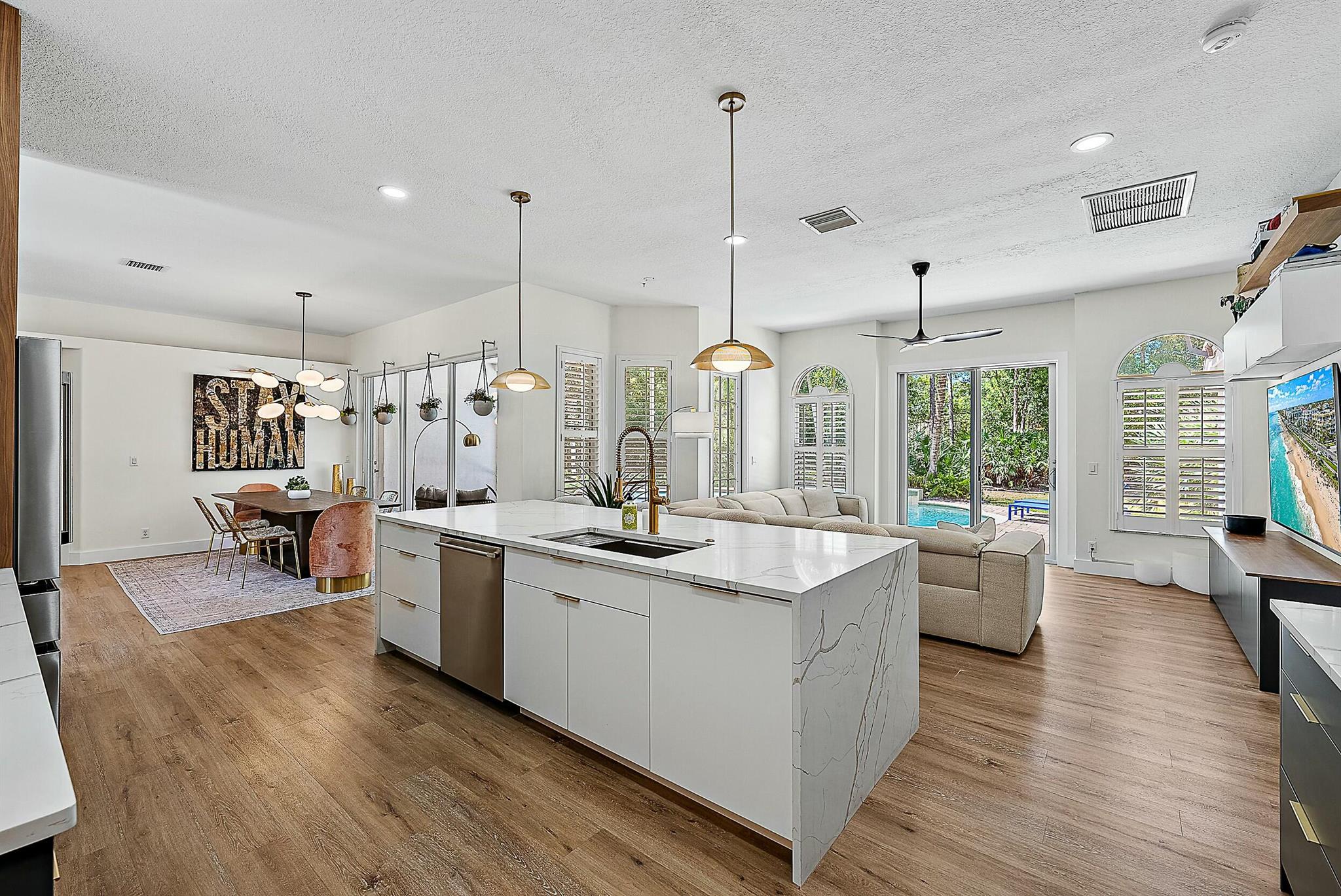 15415 Alexander Run