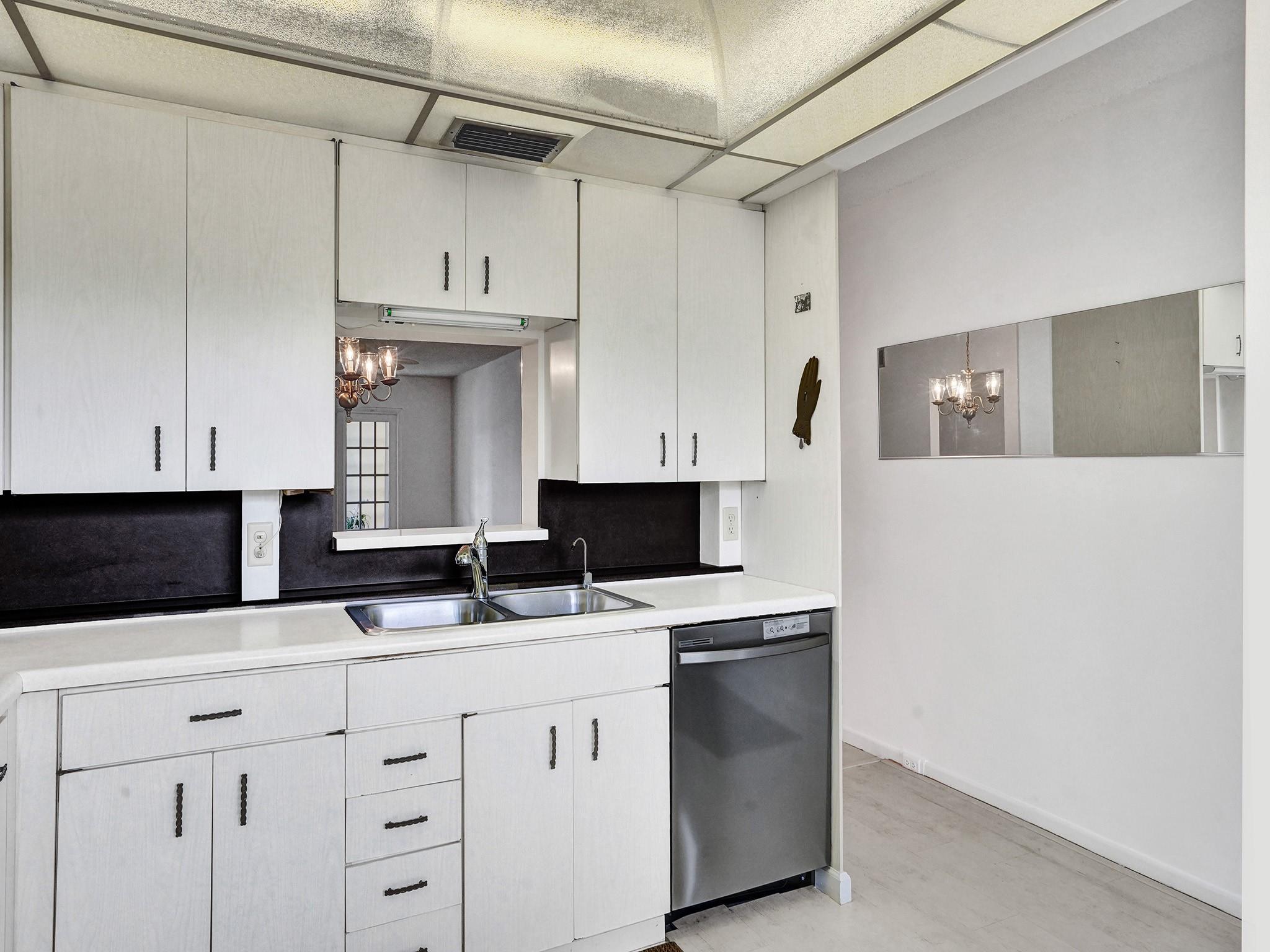 WYNMOOR VILLAGE - Residential