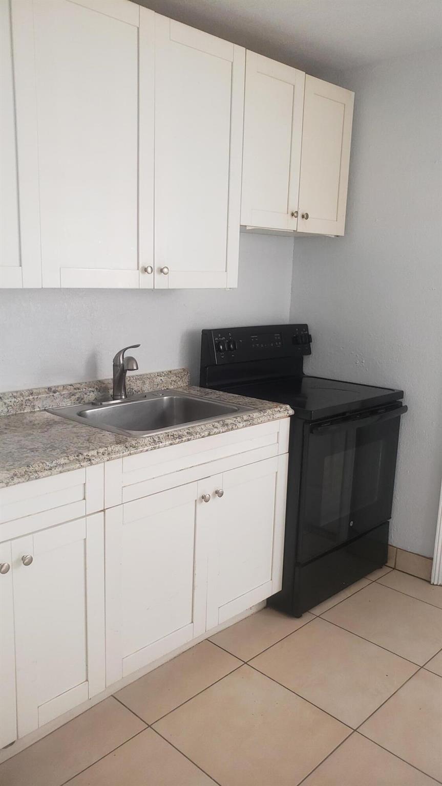 CLOWS - Commercial Sale