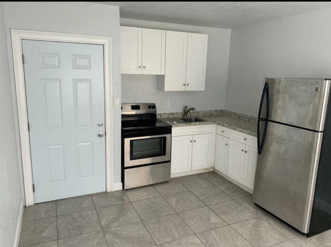 CLOWS - Commercial Sale