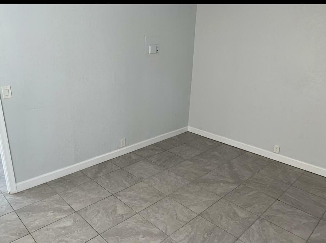 CLOWS - Commercial Sale