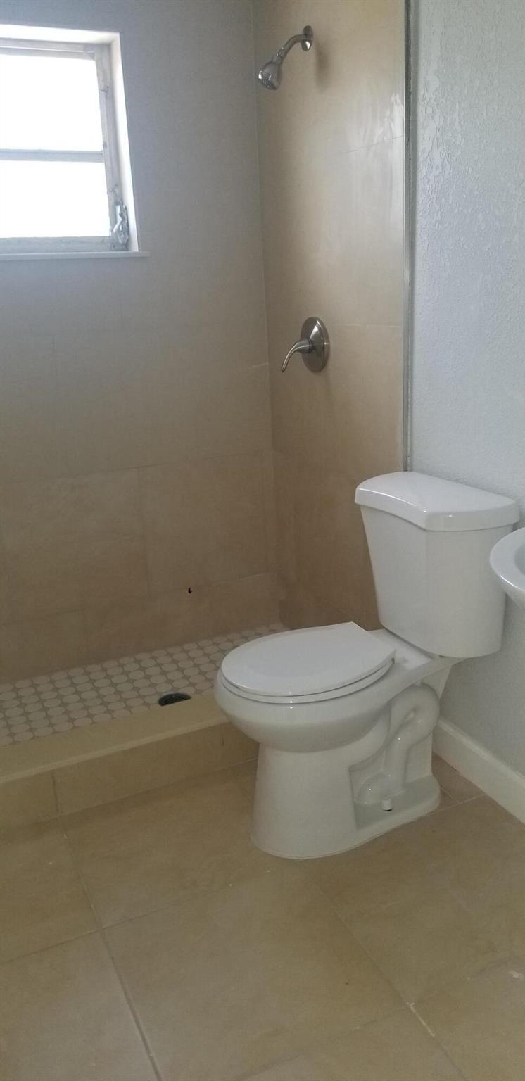 CLOWS - Commercial Sale