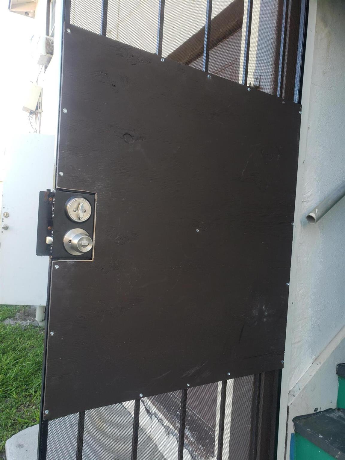 CLOWS - Commercial Sale