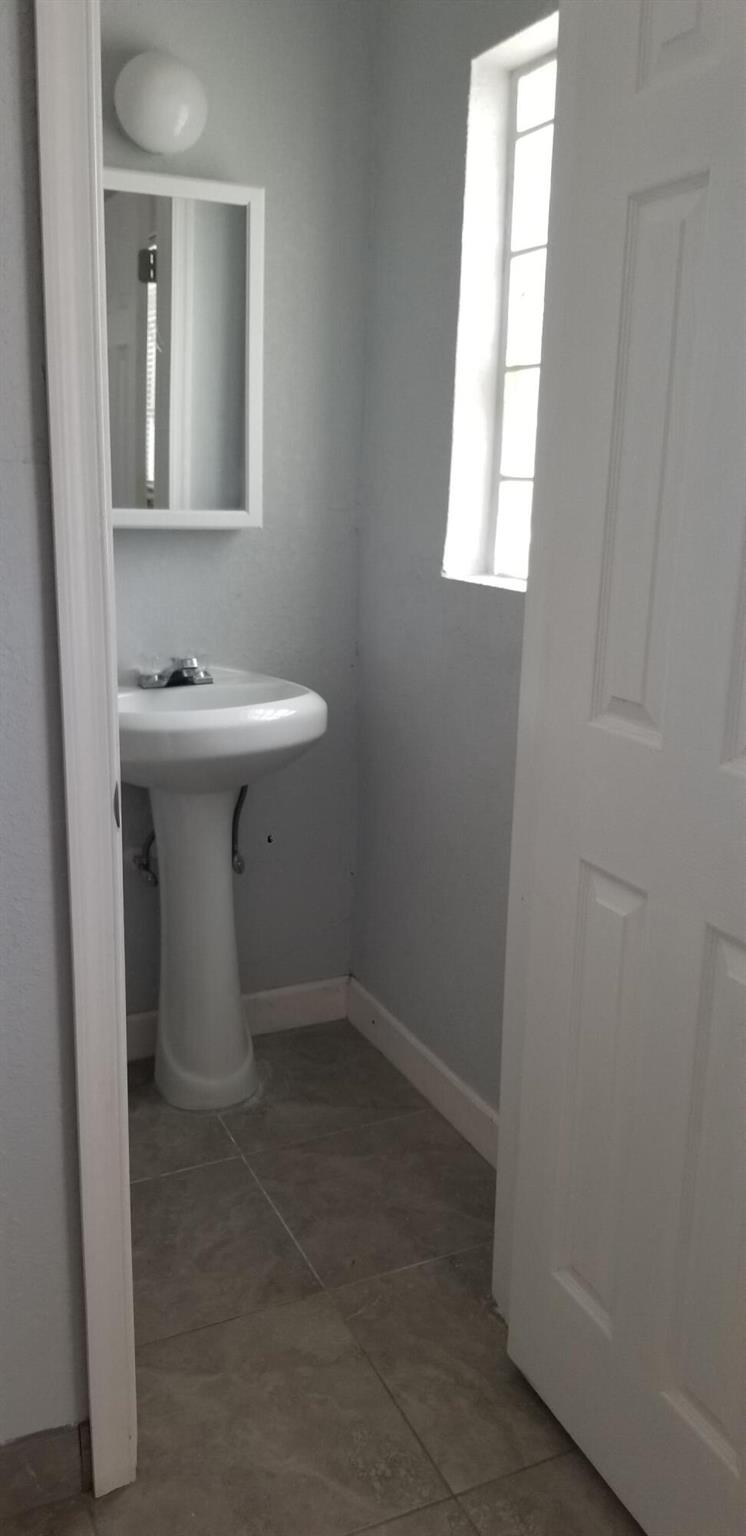 CLOWS - Commercial Sale