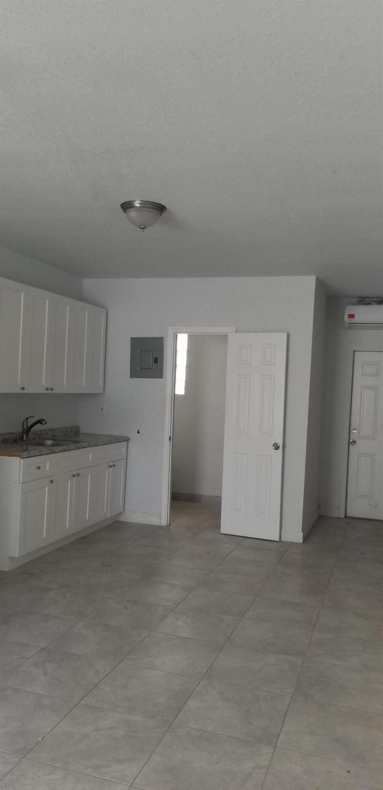 CLOWS - Commercial Sale