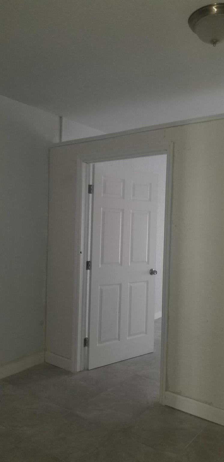 CLOWS - Commercial Sale