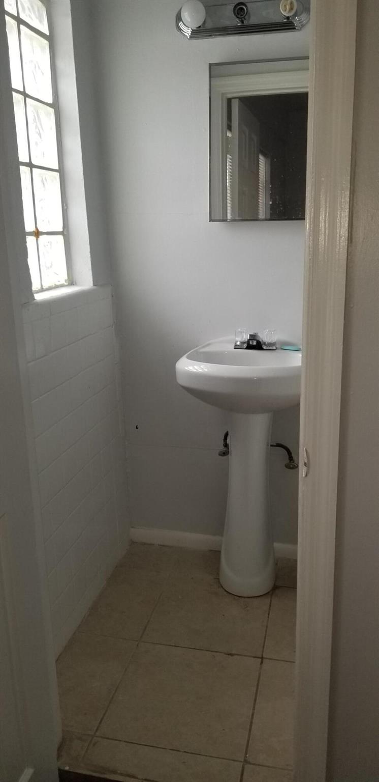 CLOWS - Commercial Sale