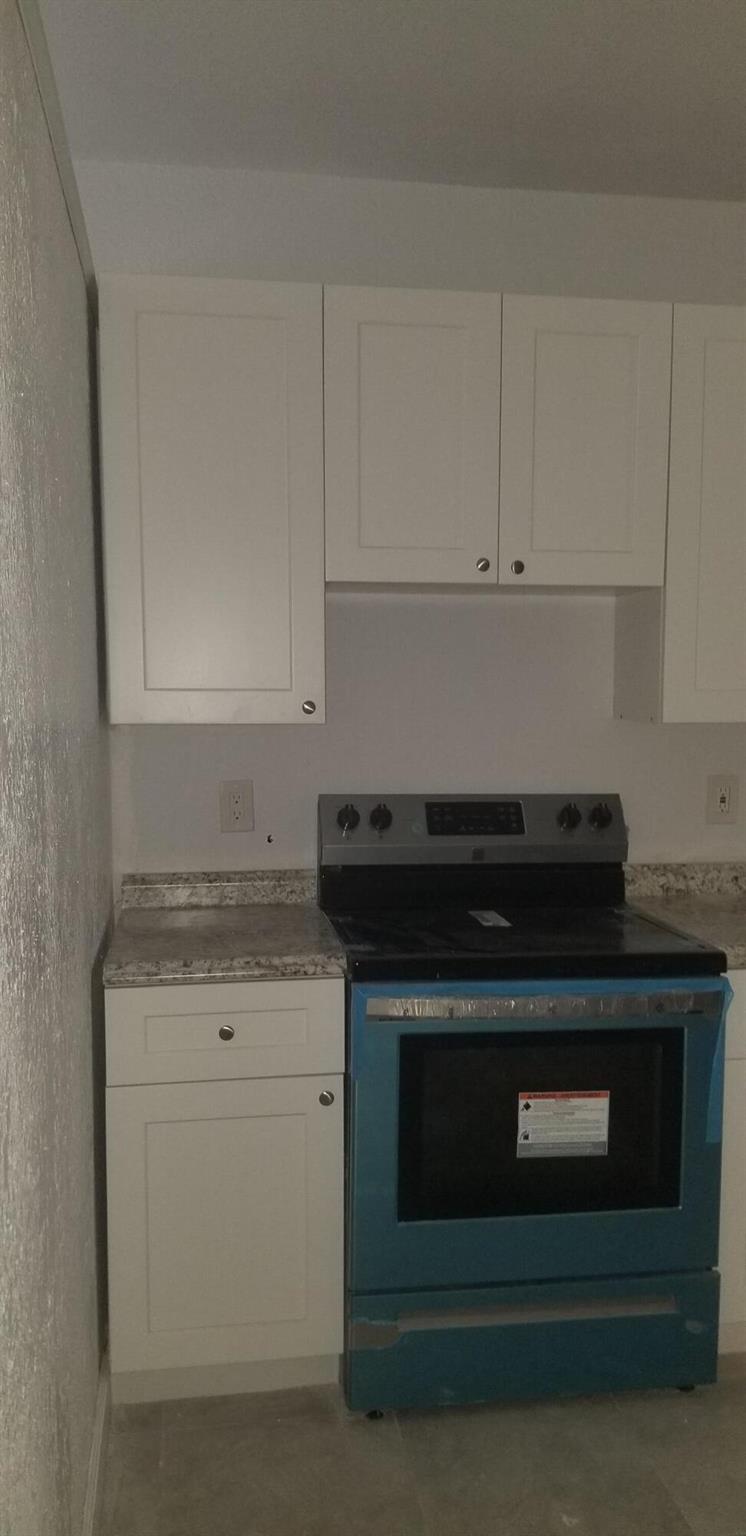 CLOWS - Commercial Sale