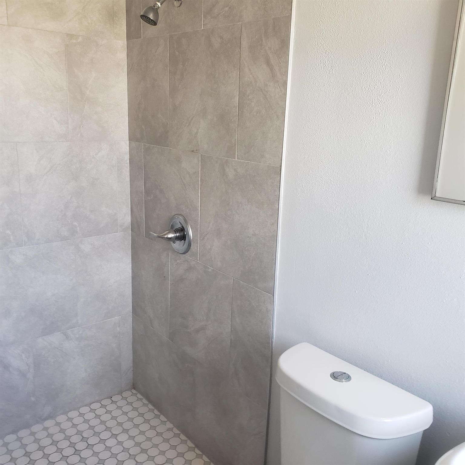 CLOWS - Commercial Sale