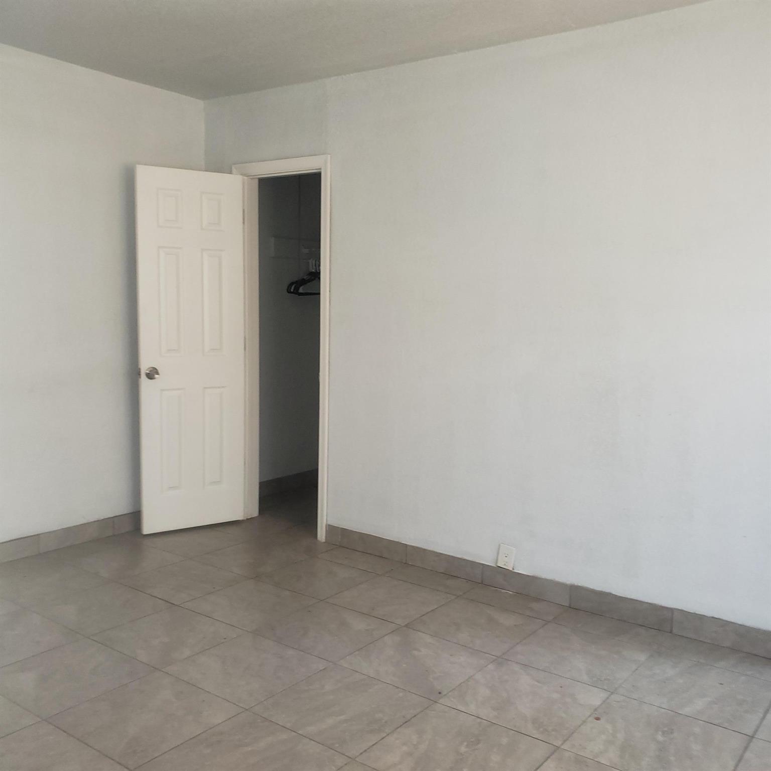 CLOWS - Commercial Sale