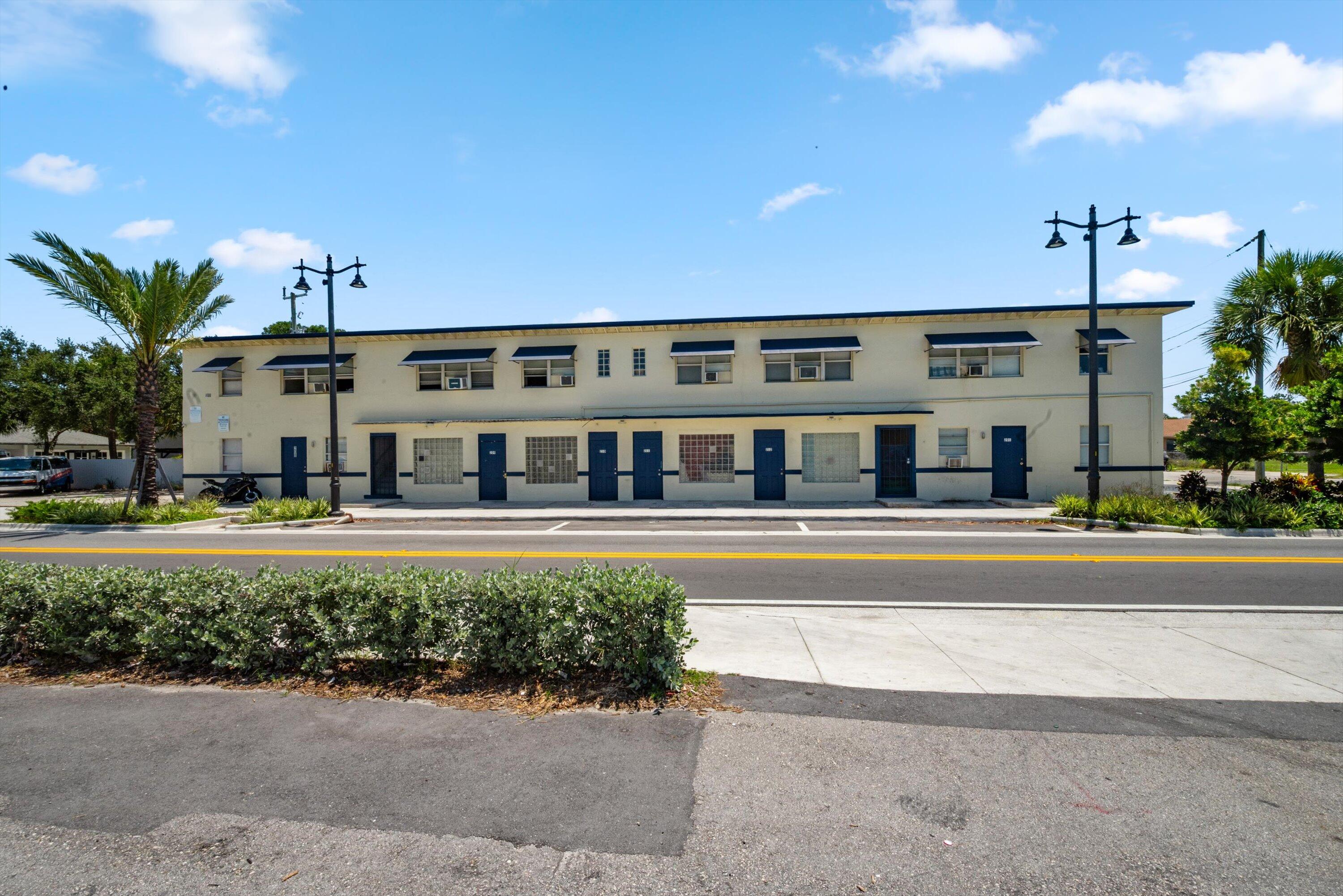 700 N Tamarind Avenue 1-12