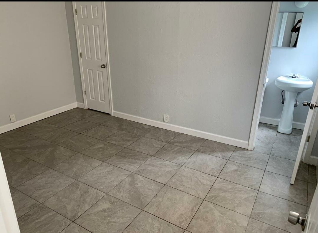 CLOWS - Commercial Sale