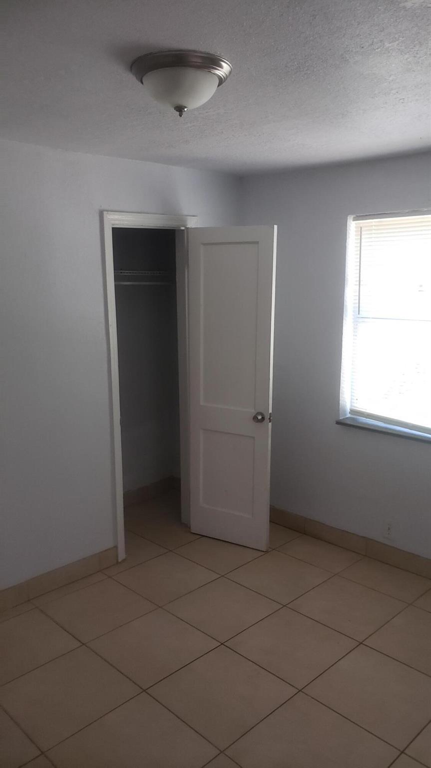 CLOWS - Commercial Sale