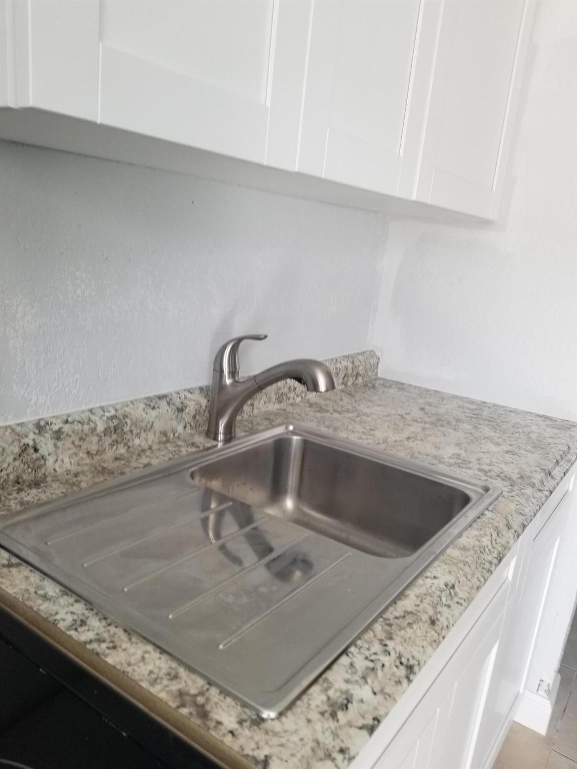 CLOWS - Commercial Sale