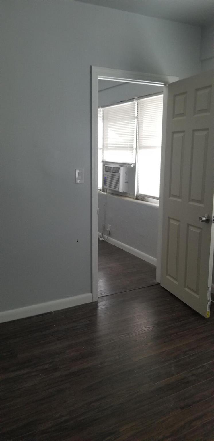 CLOWS - Commercial Sale