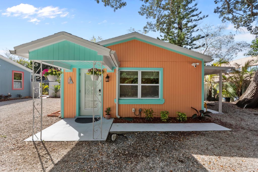 Photo of 2394 Easy Street, Palm Beach Gardens, FL 33410 (MLS # B26029889)