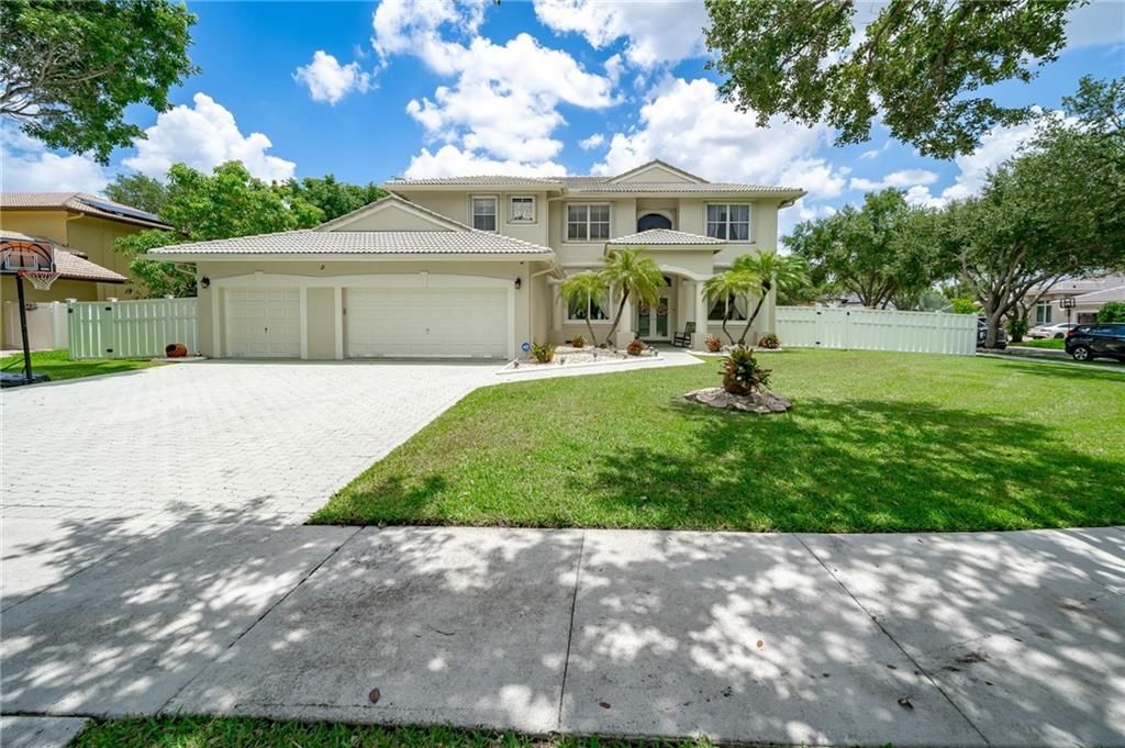 Photo of 15982 SW 61st St St, Davie, FL 33331 (MLS # F10339612)