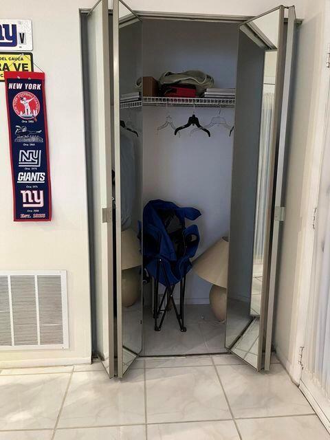 GOLDEN LAKES VILLAGE COND - Residential