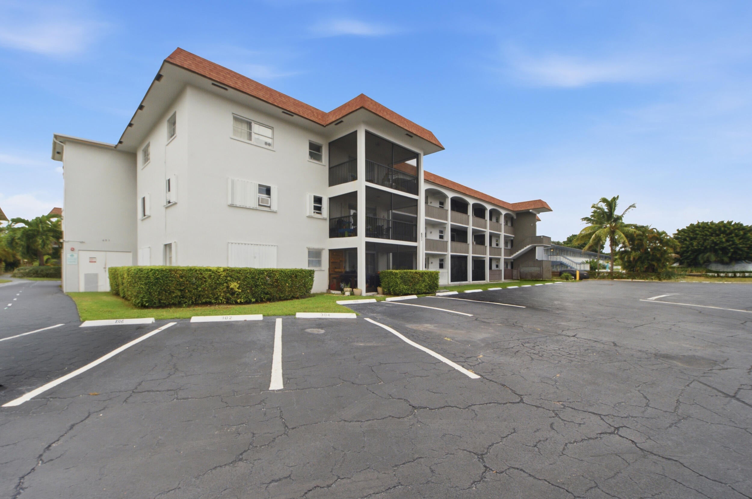 651 PINE Drive 309
