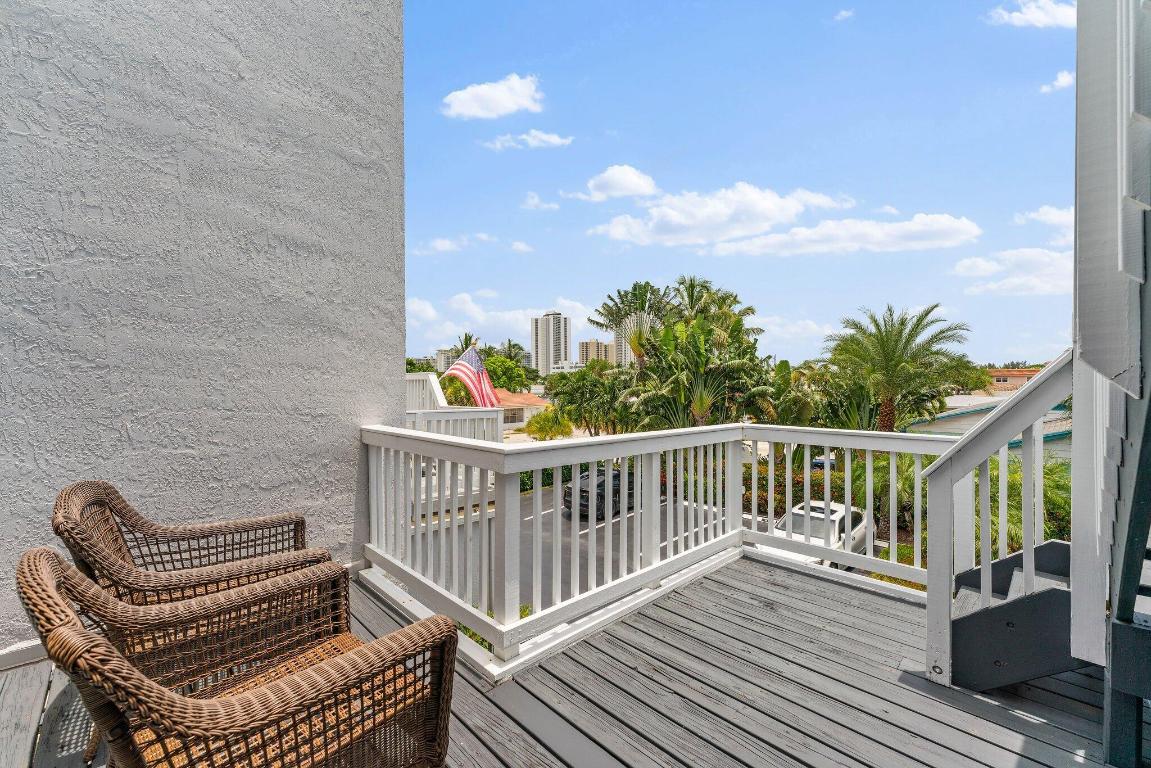 PALM BEACH SHORES - Residential Lease