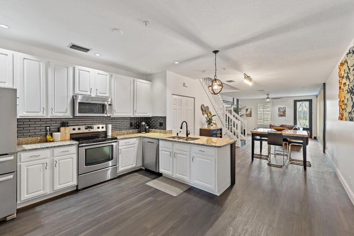 PALM BEACH SHORES - Residential Lease