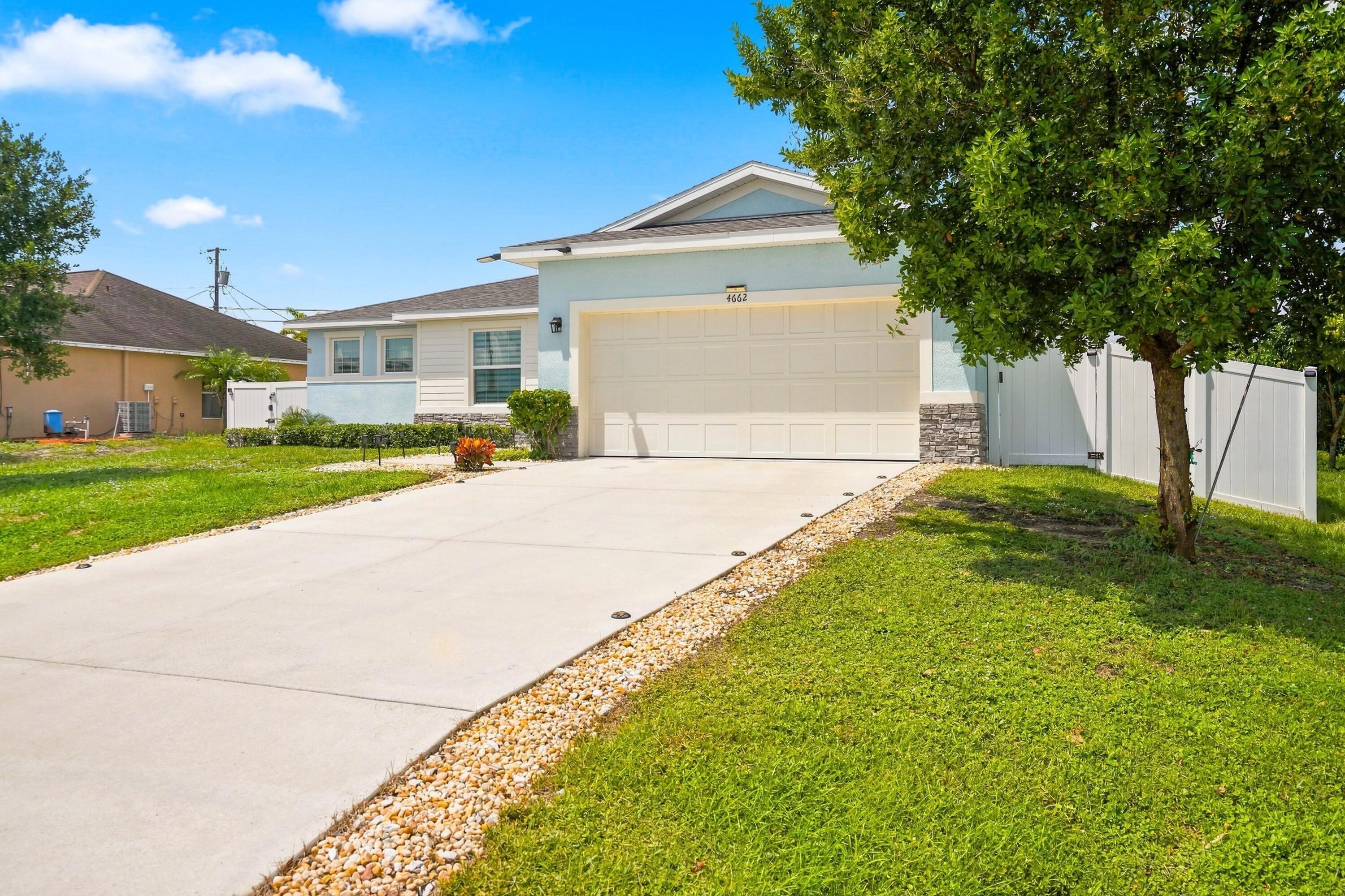 4662 SW YACOLT Drive