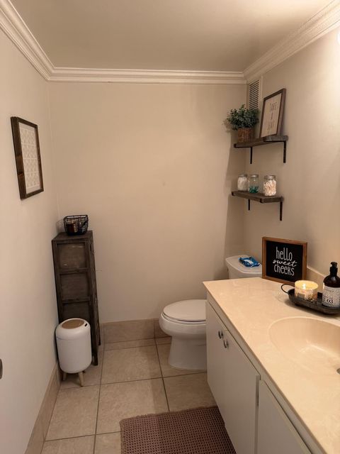 Tiny photo for 711 N Pine Island Road #104, Plantation, FL 33324 (MLS # B26002956)