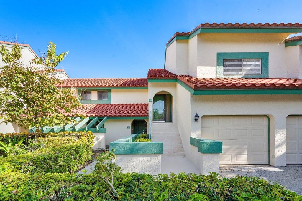 Photo of 11 Lexington Lane E #C, Palm Beach Gardens, FL 33418 (MLS # R11065395)