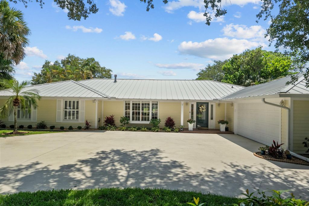 Photo of 5270 SE Burning Tree Circle, Stuart, FL 34997 (MLS # R10958217)