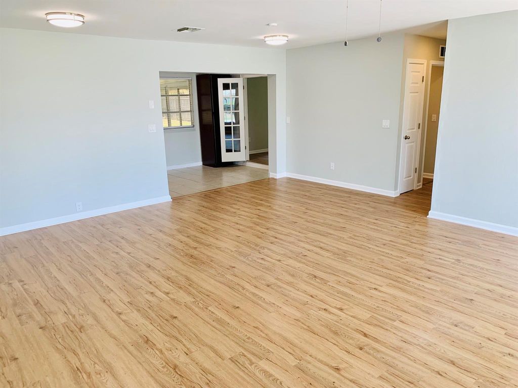 Photo of 556 SE Sunnybrook Terrace, Port Saint Lucie, FL 34983 (MLS # R10995127)