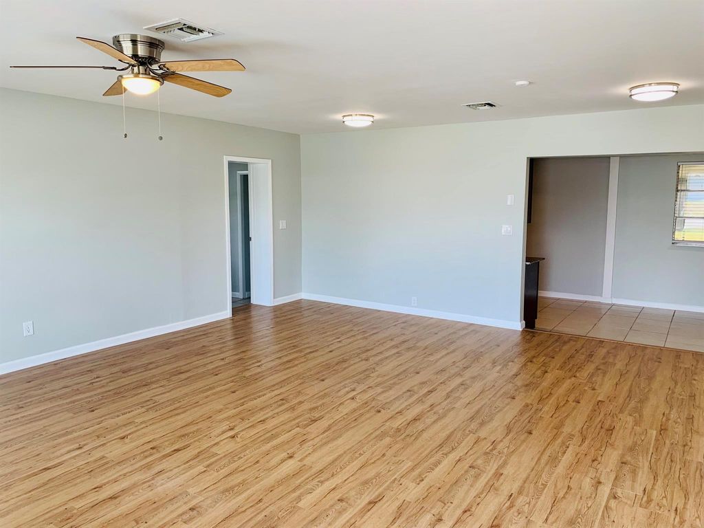 Photo of 556 SE Sunnybrook Terrace, Port Saint Lucie, FL 34983 (MLS # R10995127)