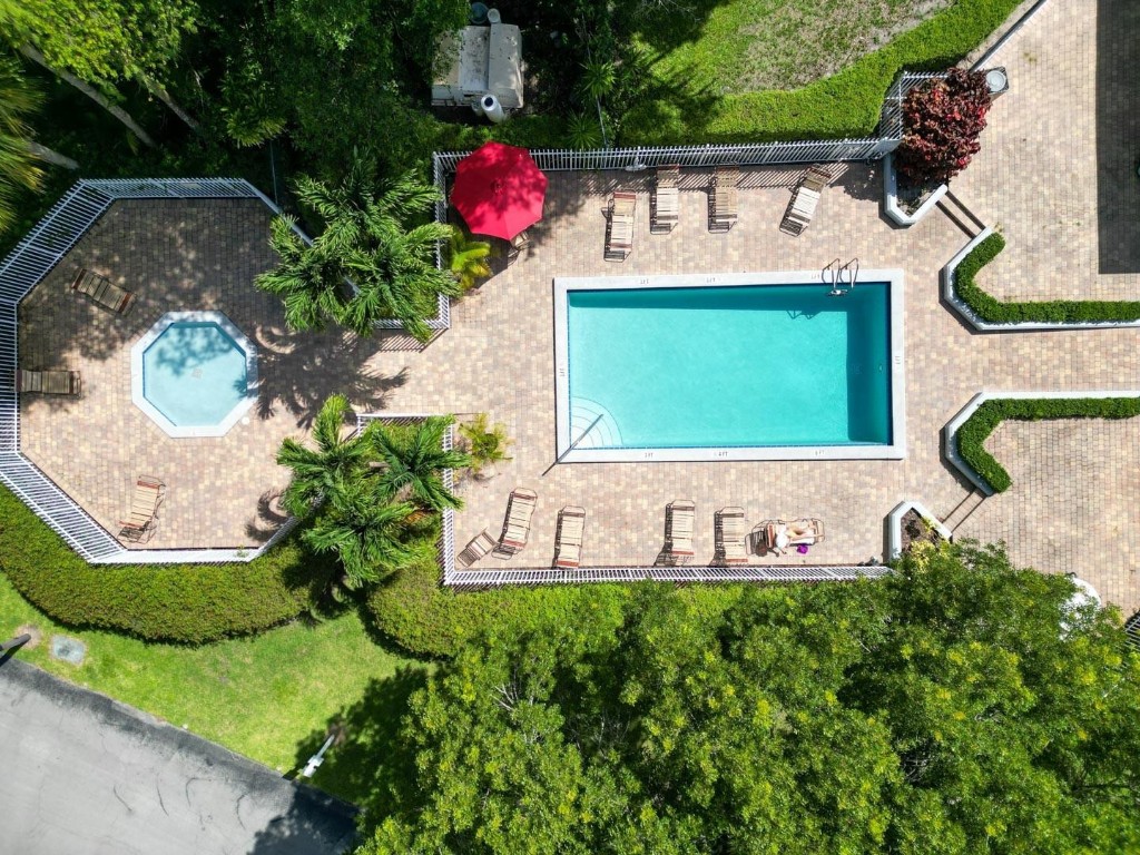 Waters Edge At Deerfield - Residential