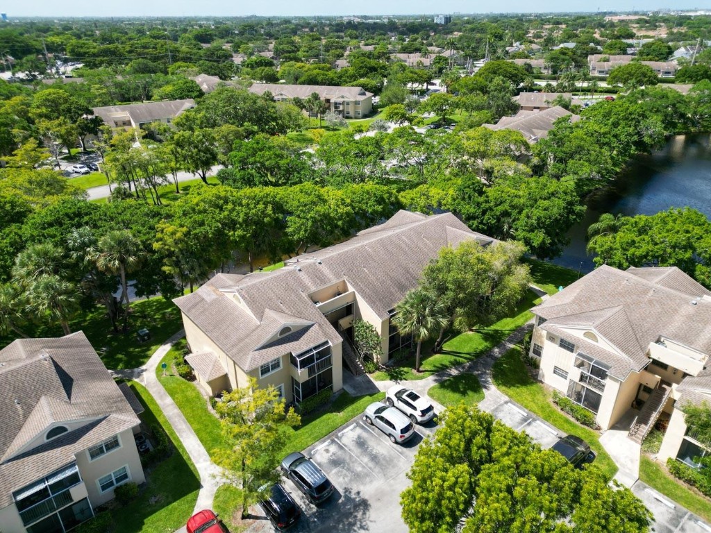 Waters Edge At Deerfield - Residential